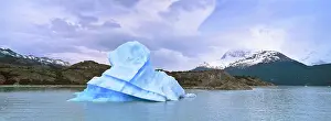 Menacing: Iceberg in Brazo Spegazzini, Los Glaciares