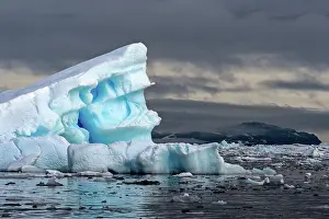 Petermann: Iceberg floating at sea