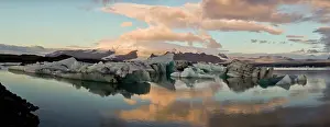 Broken: Iceberg formations broken off from the Breidamerkurjokull