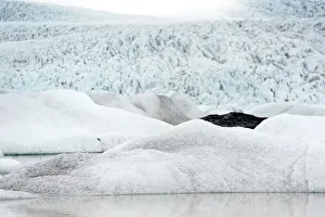 Vatnajokull: Iceberg formations in the Fjalls rlnn glacier