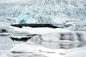 Vatnajokull: Iceberg formations in the Fjalls rlnn glacier