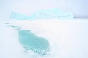 Nunavut: Iceberg on frozen Baffin Bay