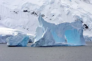 Gerlache: Iceberg in the Gerlache strait