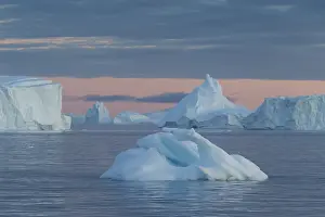 Floes: Iceberg - Ilulissat Icefjord - Greenland