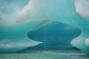Change: Iceberg melts into Shakes Lake