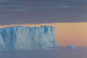 Regi: Iceberg at sunset - Ilulissat Icefjord - Greenland