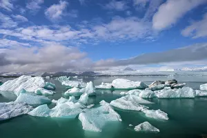 Yokulsarlon: Icebergs in the glacial lake, Yokulsarlon, Iceland, Europe