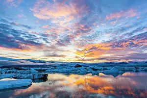 X1abd6c: Icebergs in the glacier lagoon J&, x1abd6c;sarlon