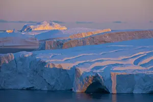 Disko: Icebergs at sunset in the Kangia icefjord, Disko-Bay