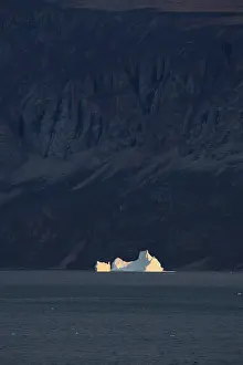 Uummannaq: Icebergs at Uummannaq Fjord - Greenland