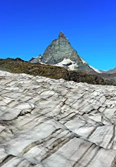 Matterhorn: Icefield of the Gorner glacier with view of the