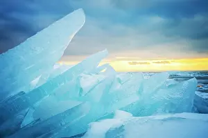 Crack: Icicles on lake neusiedl in burgenland