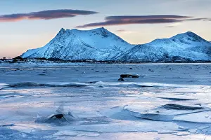 Gimsy: Icy coast on dusk, Gimsoy, Lofoten, Norway, Europe
