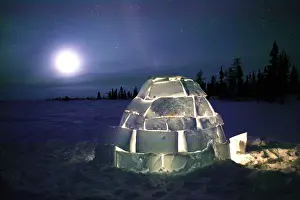 Igloo: Igloo - at night