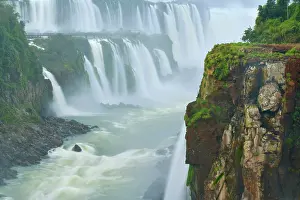 Iguacu: Iguazu Falls / Iguacu Falls - water masses of Iguazu