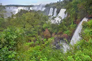 Iguacu: Iguazu Falls / Iguacu Falls - water masses of Iguazu