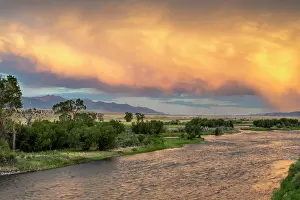 Thunderstorm: Incredible stormy light on the Madison River