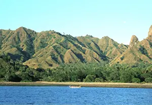 Rungnapa Sasitorn: Indonesia - Komodo Island, view from water