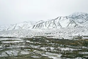 Ladakh: Indus Valley in Ladakh - winter scene