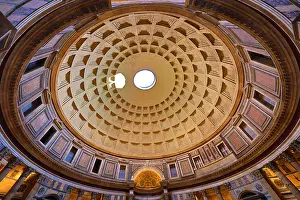Ceiling: Inside the dome of the Pantheon di Roma church