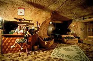 Dugout: Interior of 'DugoutI.Coober Pedy Hotel. Coober