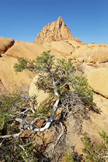 Remote: The isolated Spitzkoppe mountain (1728 m)