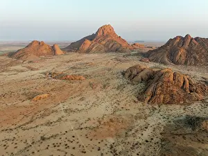Eroded: The isolated Spitzkoppe mountain (1728 m) majestically rises above the surrounding desert plains