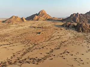 Eroded: The isolated Spitzkoppe mountain (1728 m) majestically rises above the surrounding desert plains
