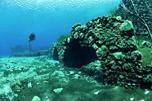 Dives: Italy, Abruzzo, Capestrano, Capo d'Acqua lake scuba diver ex