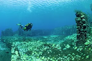 Dives: Italy, Abruzzo, Capestrano, Capo d'Acqua lake scuba diver ex