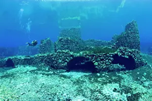 Dives: Italy, Abruzzo, Capestrano, Capo d'Acqua lake scuba diver ex