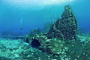 Dives: Italy, Abruzzo, Capestrano, Capo d'Acqua lake scuba diver ex