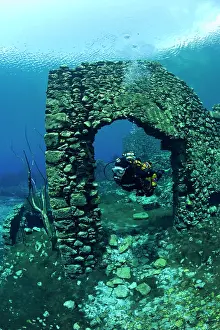 Dives: Italy, Abruzzo, Capestrano, Capo d'Acqua lake scuba diver ex