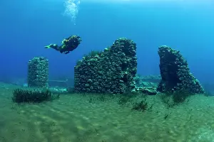 Dives: Italy, Abruzzo, Capestrano, Capo d'Acqua lake scuba diver ex