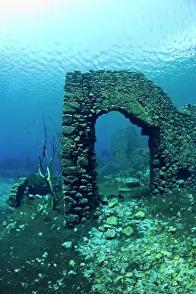 Abruzzi: Italy, Abruzzo, Capestrano, Capo d'Acqua lake the walls of t