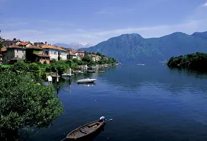 Como: Italy, Lake Como, Tremezzo. Scenic view
