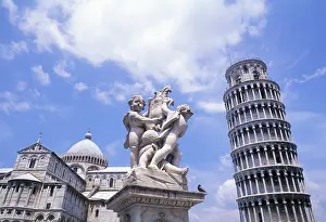 Leaning: Italy, Pisa. Famous leaning tower