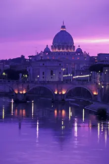 Sant: Italy, Rome, Vatican City. St. Peter's Basillica