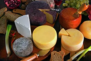 Glass: Italy, Tuscany, food, tuscan cheeses, traditional