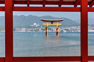 Label: Itsukushima Miyajima Japan. Itsukushima Shrine and