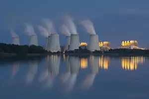 Electric: Jaenschwalde lignite-fired power station at night - Germany