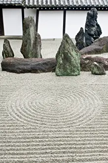 Circles: Japan, Kyoto, Tofukuji Temple, Rock Garden