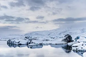 Glaciers: Jokulsarlon, icebergs, ice