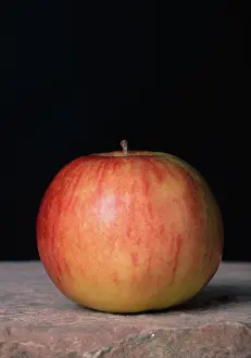 Apples: Jonagold Apple