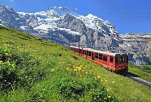 Bern: Jungfrau Railway at Kleine Scheidegg in front of