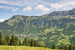 Murren: Jungfrau Region, Switzerland. Wengen from
