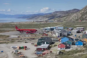 Plane: Kangerlussuaq - airport and village - Greenland