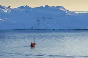 Tours: Kangia Boat Fishing Boat used for tourist tours with ic