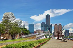 Tram: Kaohsiung Light Rail Tram track and 85 Sky Tower, Kaohsiung
