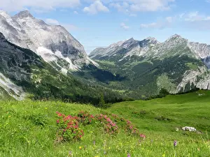 Vomp: Karwendel Mountain Range between Johannestal